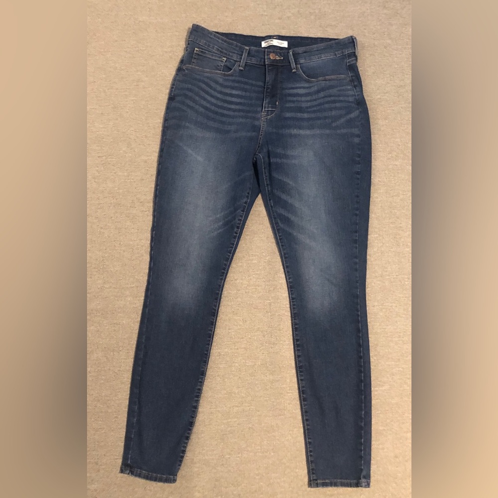 Levi’s Totally Shaping Skinny Signature Gold Label 14L W32 L32 Like New